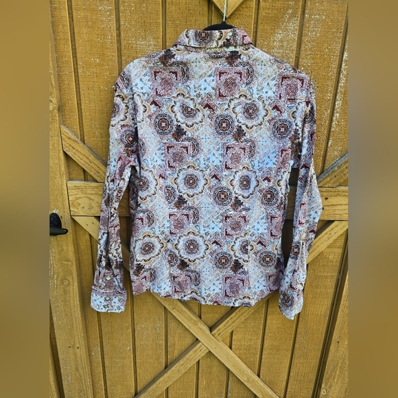 Floral Patterned Button-Up Shirt - Picture 3 of 3